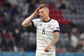 Toni Kroos bất ngờ bị chê bai là cầu thủ tệ nhất World Cup 2022