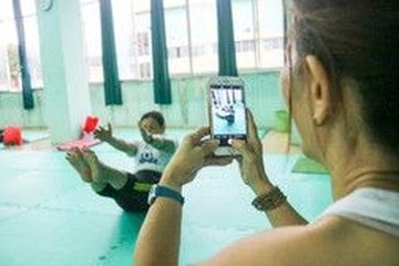 Lớp học yoga giúp người bị ung thư "qua mặt" tử thần