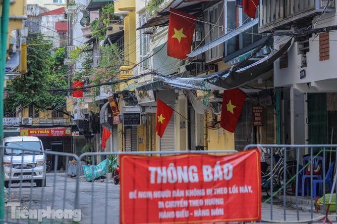 Hanoi streets decorated for National Day celebration - 9