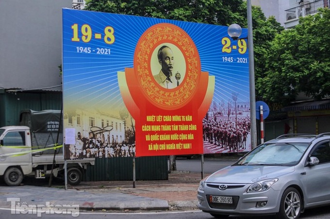 Hanoi streets decorated for National Day celebration - 10