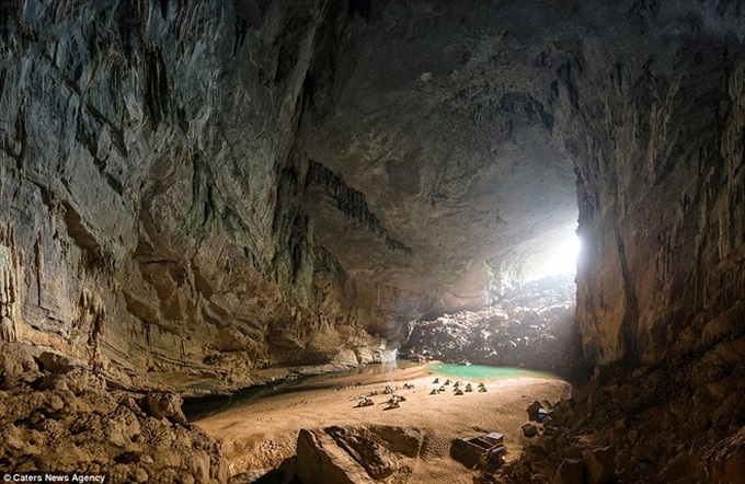 Daily Mail- Hang En a world's third largest cave - 2