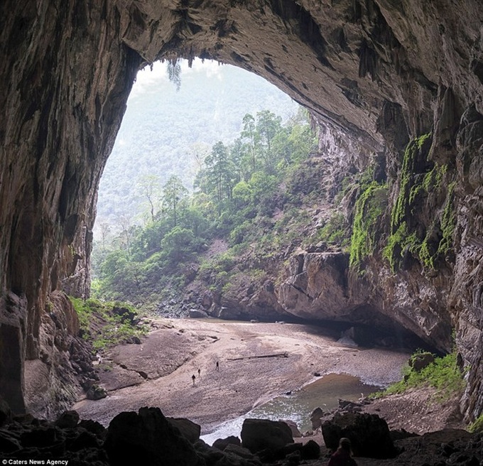 Daily Mail- Hang En a world's third largest cave - 5