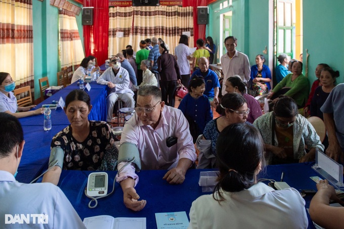 People in Yen Bai’s typhoon-hit areas get free medicines - 1