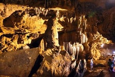 Thousand-year old cave gives Cao Bang a splendid beauty