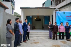 Dantri builds new houses for two disadvantaged families in Hanoi